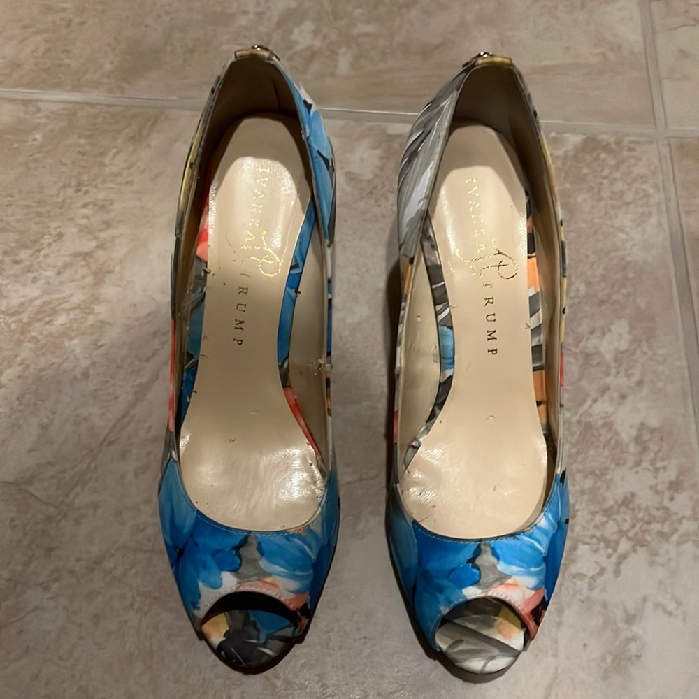 Ivanka Trump CLE04 Blue Multi Fabric Pumps